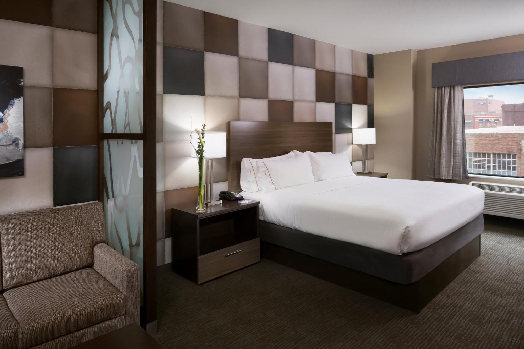 Holiday Inn Express & Suites Oklahoma City Downtown - Bricktown By Ihg Extérieur photo