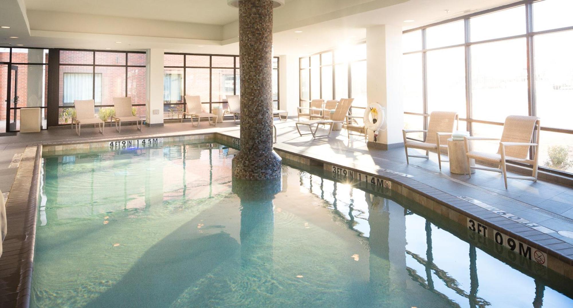 Holiday Inn Express & Suites Oklahoma City Downtown - Bricktown By Ihg Extérieur photo