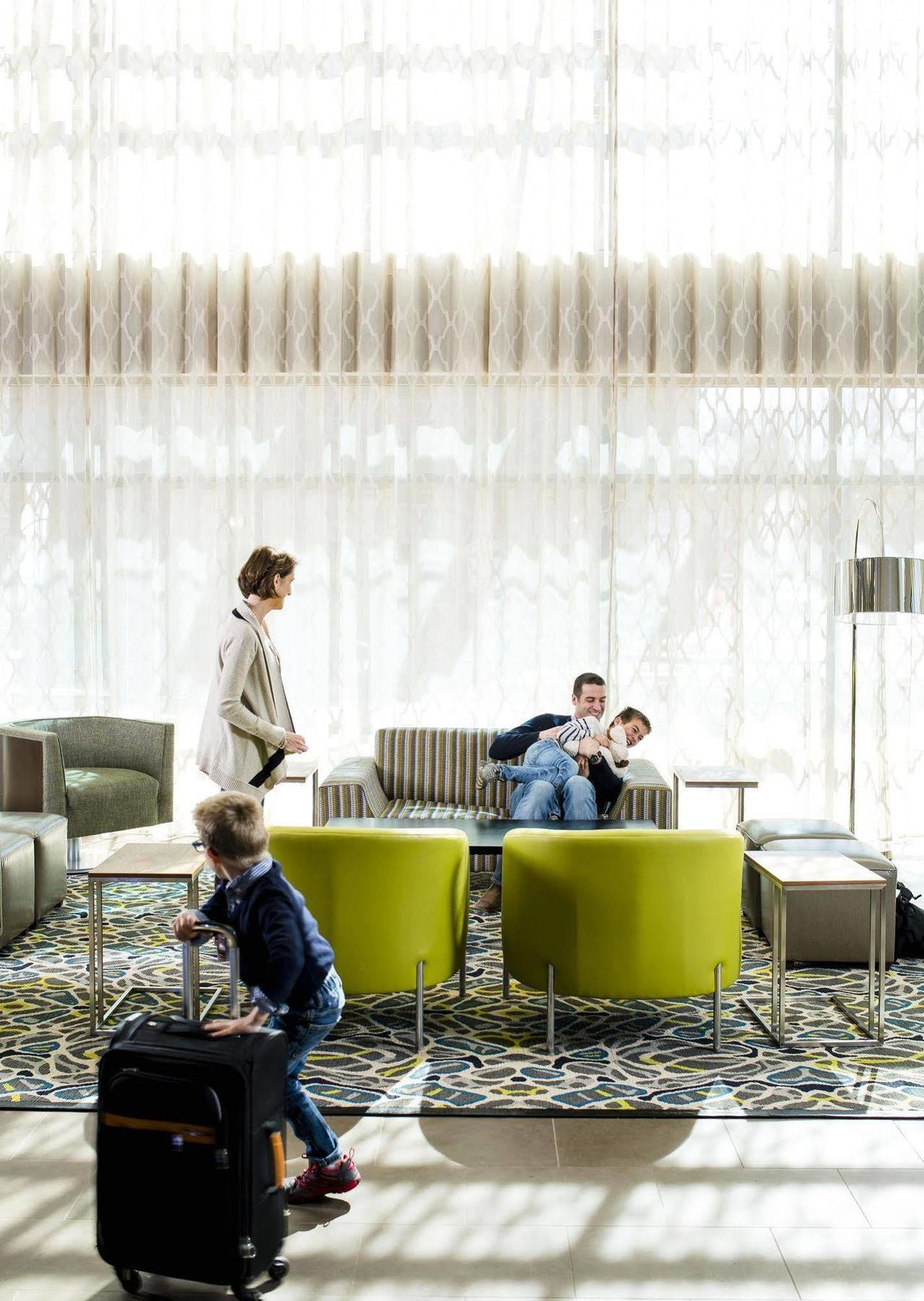 Holiday Inn Express & Suites Oklahoma City Downtown - Bricktown By Ihg Extérieur photo